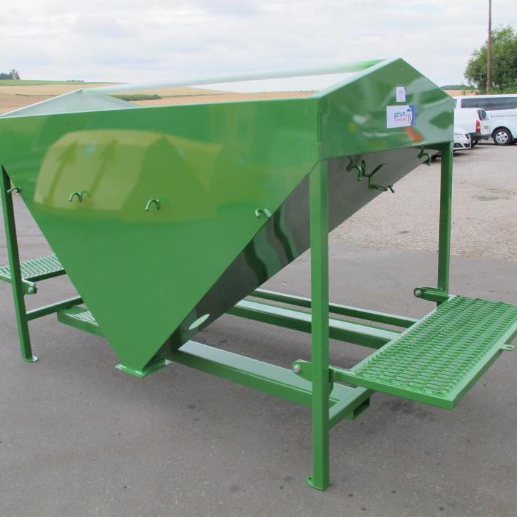 Additive hopper for a 40T bruiser with fork pockets and fold away platforms